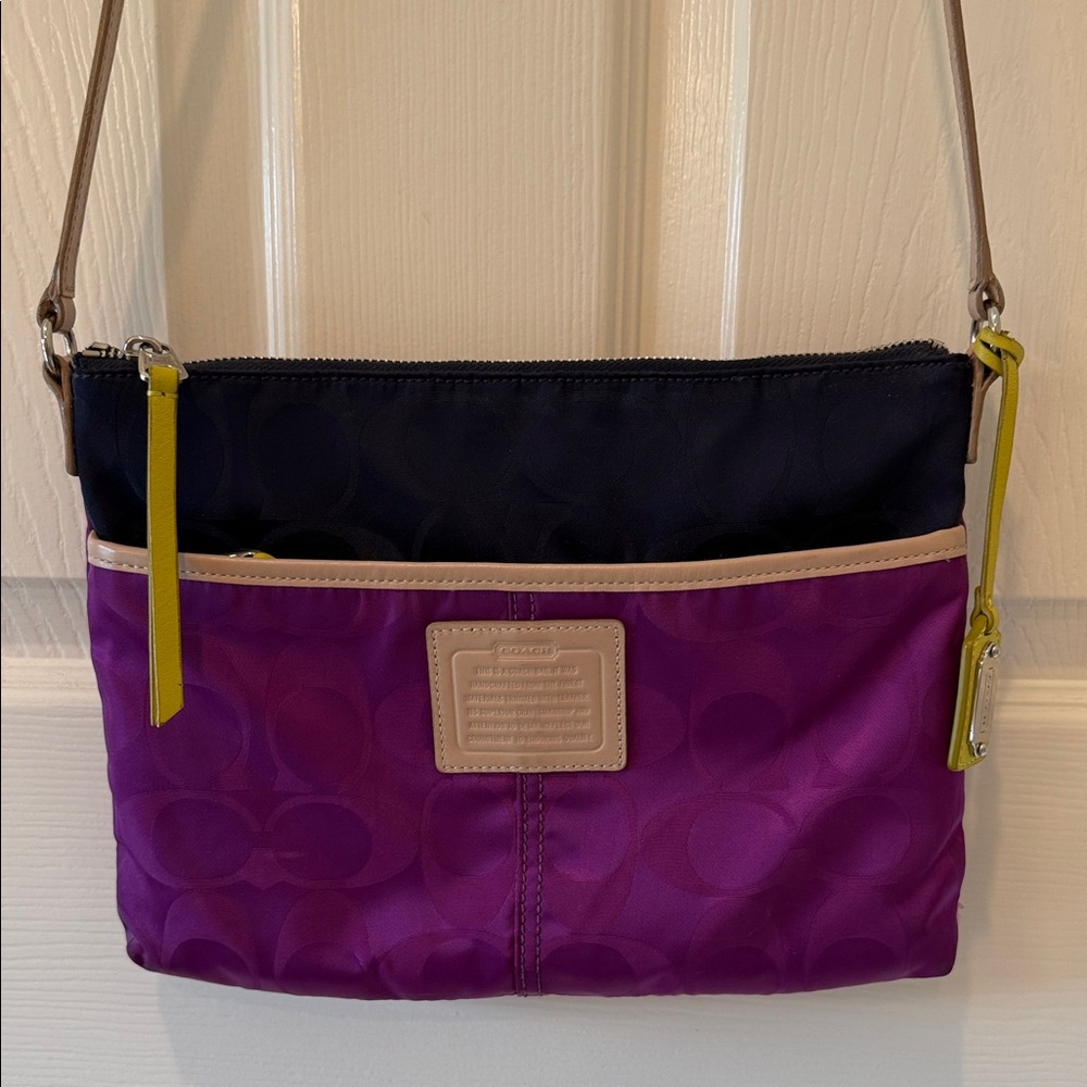 Coach crossbody.  Excellent preowned condition